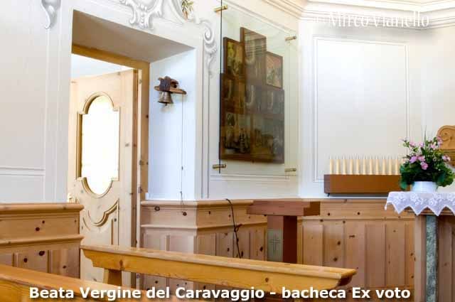 Chiesa Beata Vergine del Caravaggio - bacheca ex voto