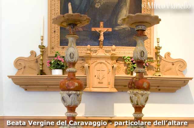Chiesa Beata Vergine del Caravaggio - particolare altare ligneo 