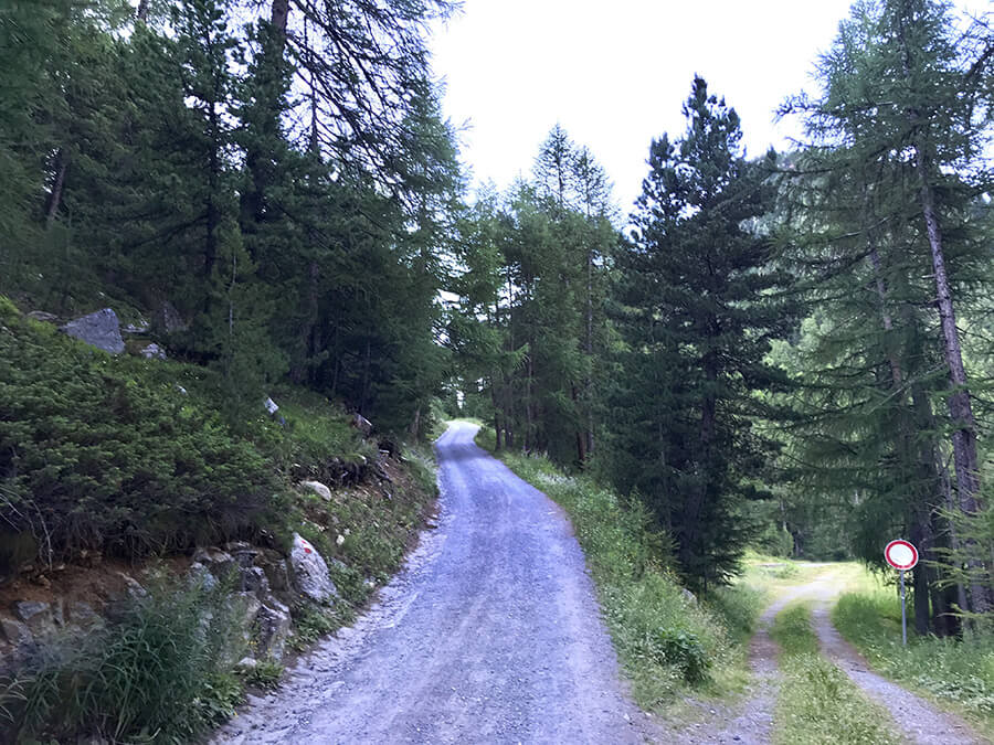 La strada delle Mine dopo alcuni curvoni
