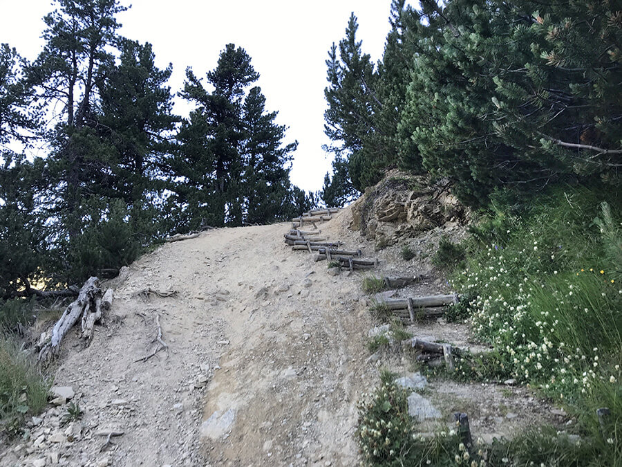 Alcuni tratti di sentiero sono particolarmente ripidi