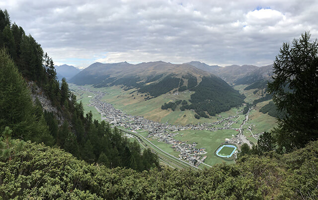 Panorama verso la valle di Livigno e la Val Federia 