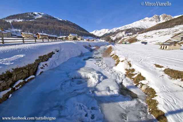 Torrente federia ghiacciato