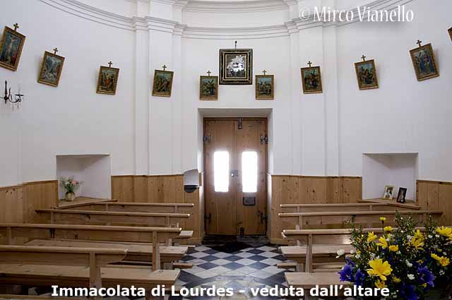 Chiesa dell'Immacolata di Lourdes - Livigno - veduta dall'altare