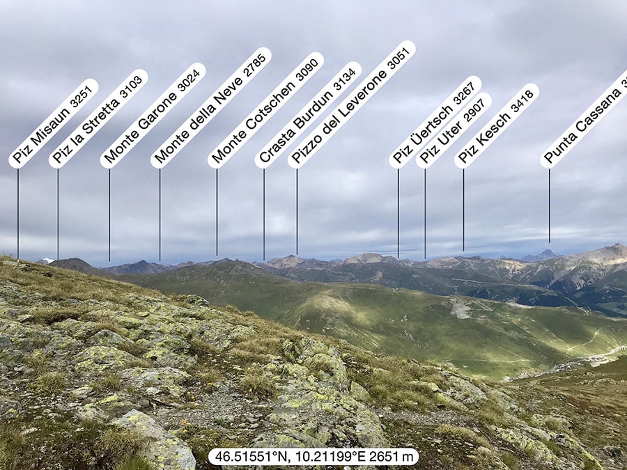 Vista verso la strada del Foscagno e le montagne sopra la Valle di Livigno