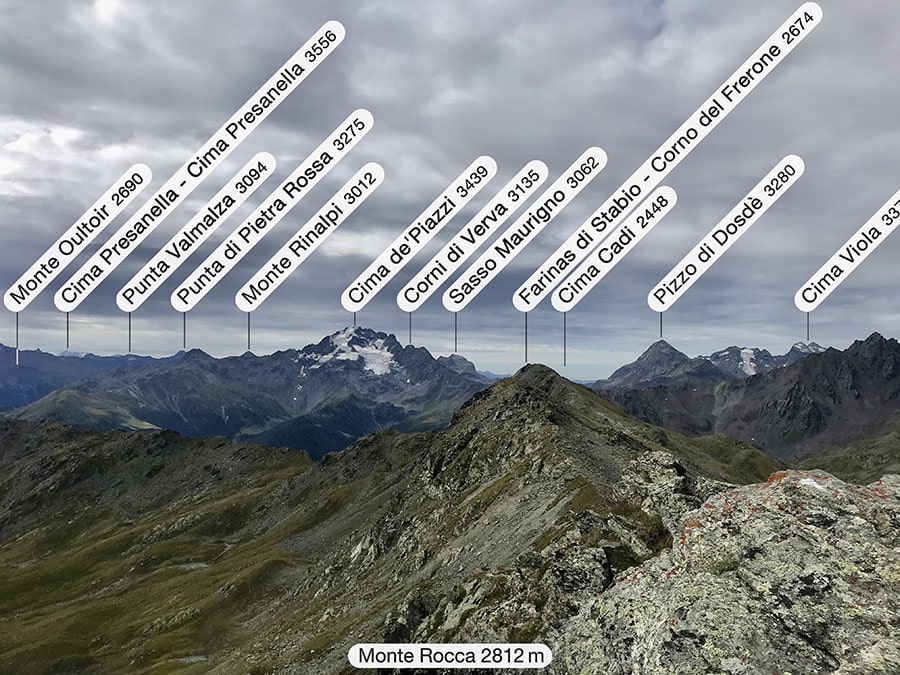 Dalla cima del Monte Rocca verso Cima Piazzi e altre montagne