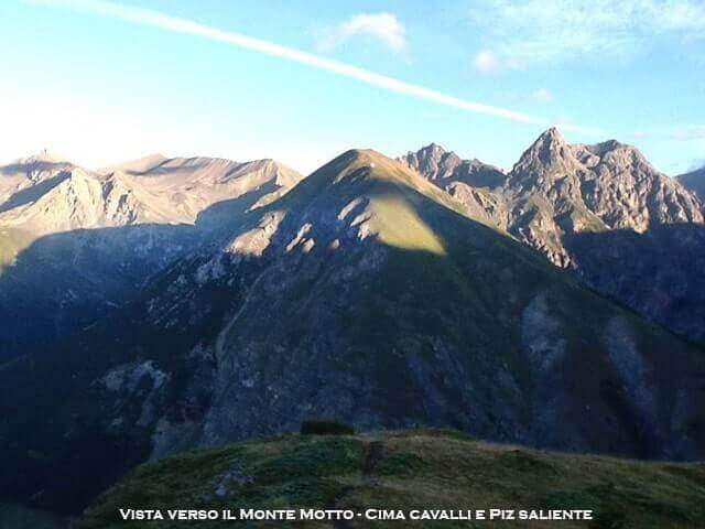 vista dalla cima verso Saliente e Monte Motto