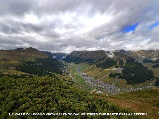 vista verso Livigno dal sentiero che parte dalla latteria