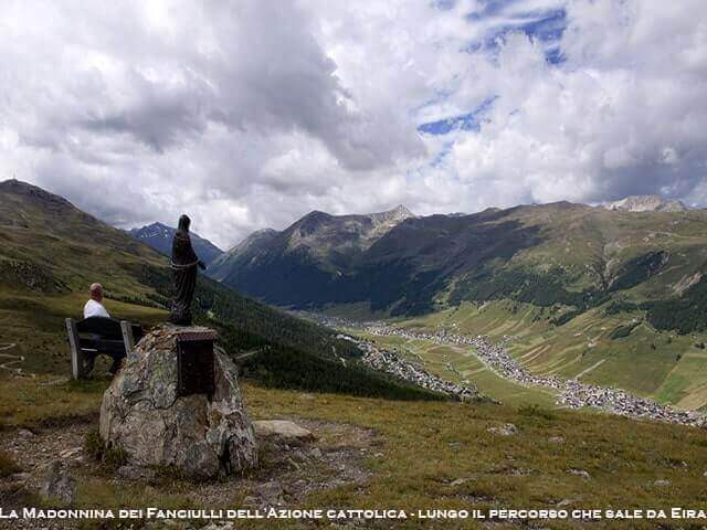 la Madonnina del fanciullo a metà percorso salendo da Eira