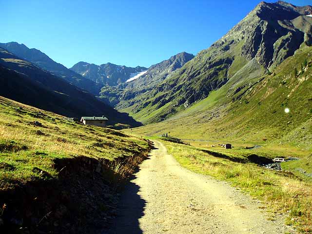 Valle delle Mine alla prima malga Valle delle Mine - prima malga