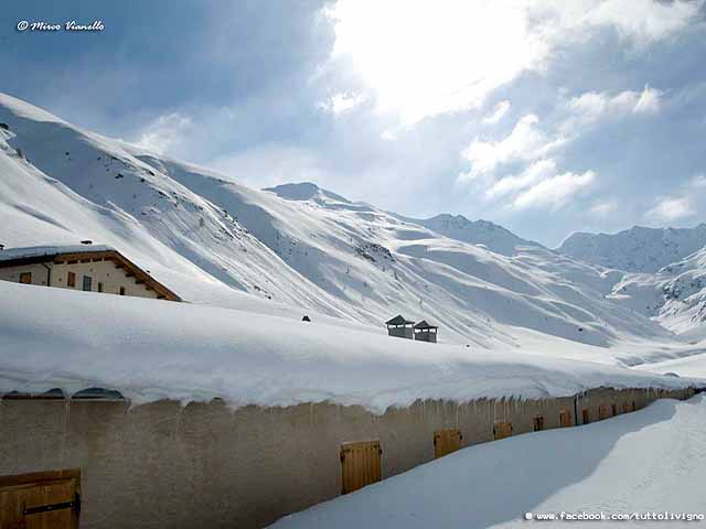 La malga delle Mine ricoperta di neve in inverno Valle delle Mine - La malga in inverno